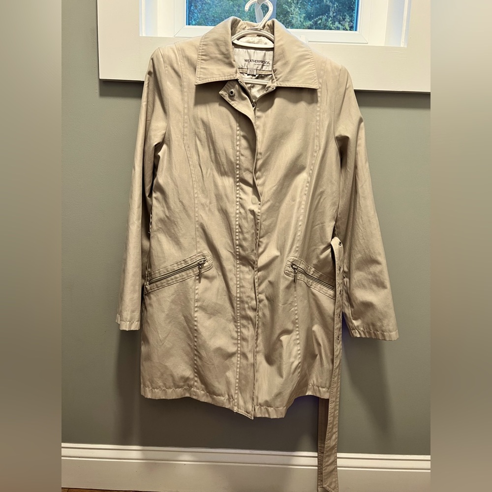 Hooded weatherproof jacket